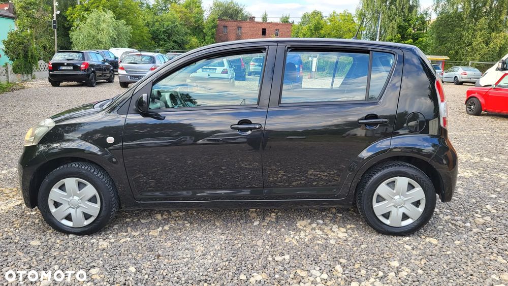 Daihatsu Sirion 1.3 - 10