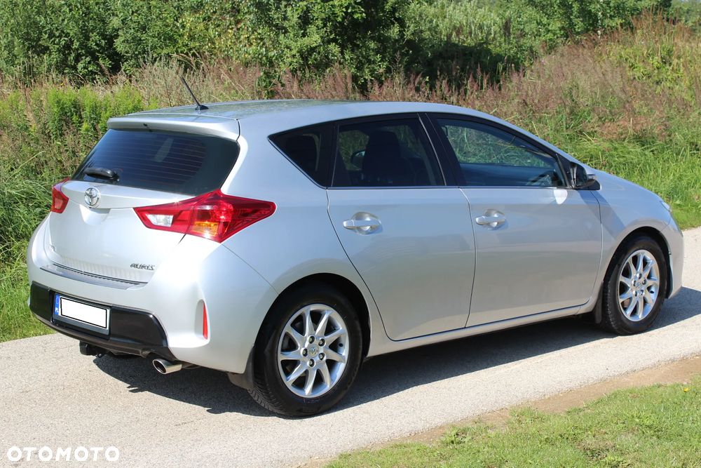 Toyota Auris 2.0 D-4D Comfort - 4
