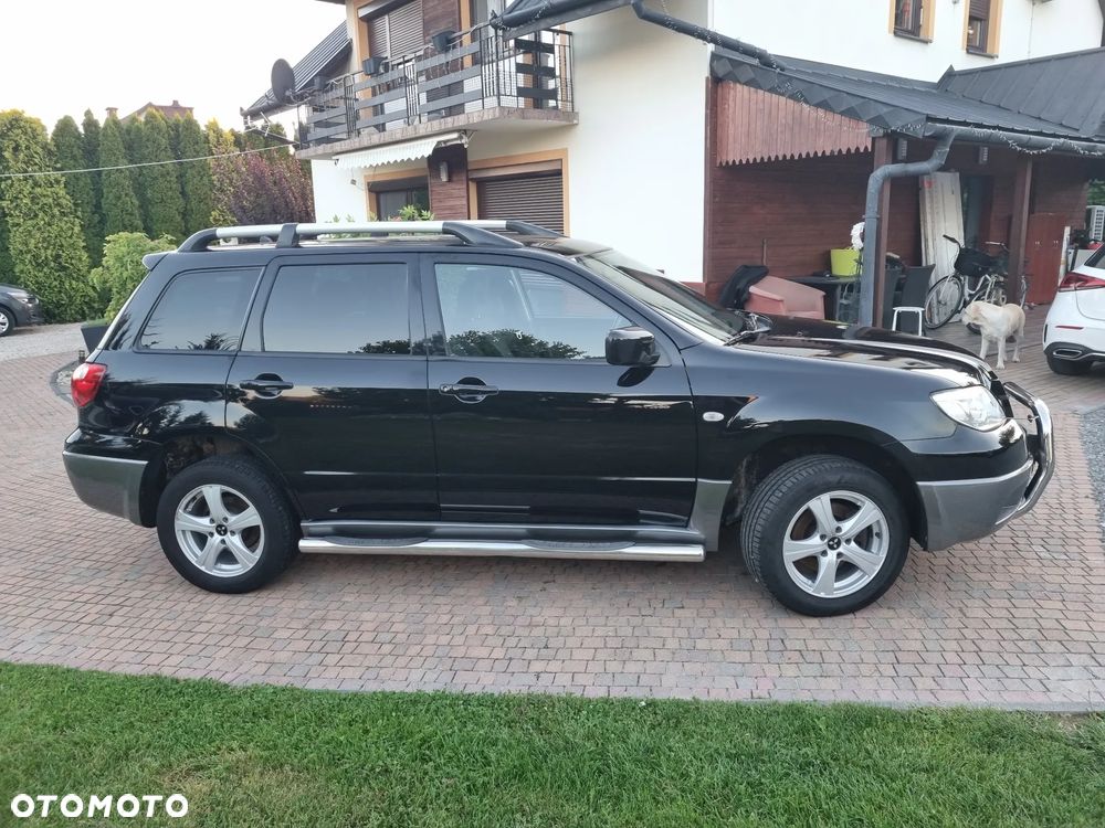 Mitsubishi Outlander 2.0 Intense DAKAR - 4