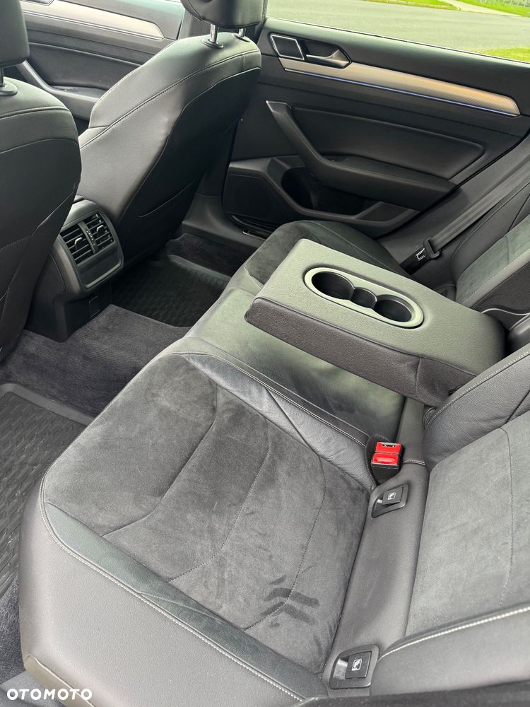 Volkswagen Arteon 2.0 TDI Bi-Turbo SCR 4Mot R-Line DSG - 12