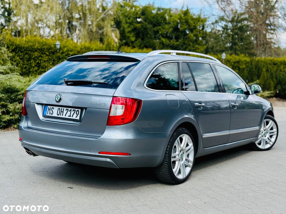 Skoda Superb 2.0 TDI Green tec DSG Elegance - 25
