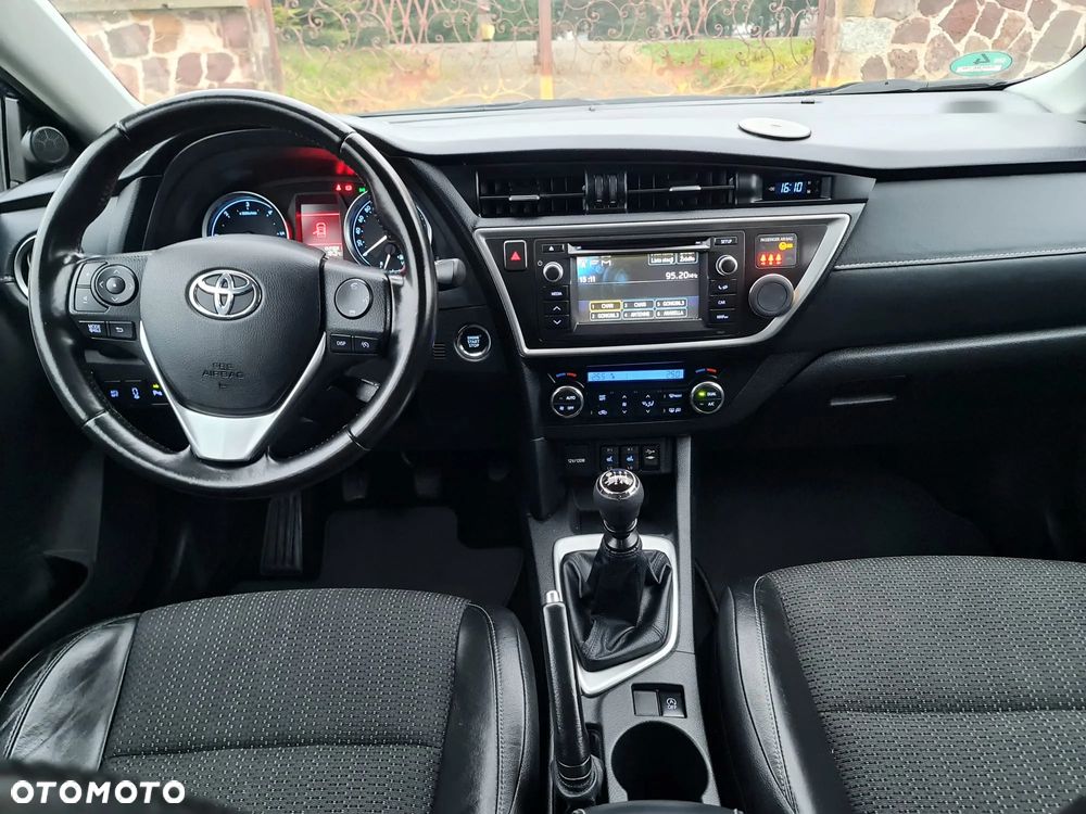 Toyota Auris 2.0 D-4D Executive - 8