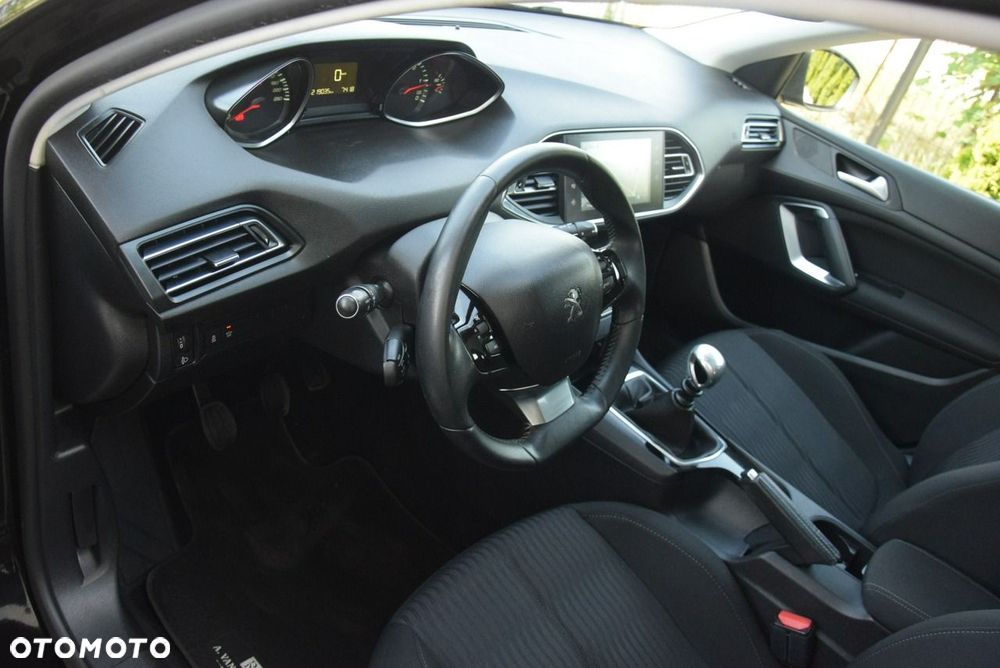 Peugeot 308 1.6 BlueHDi Active S&S - 28