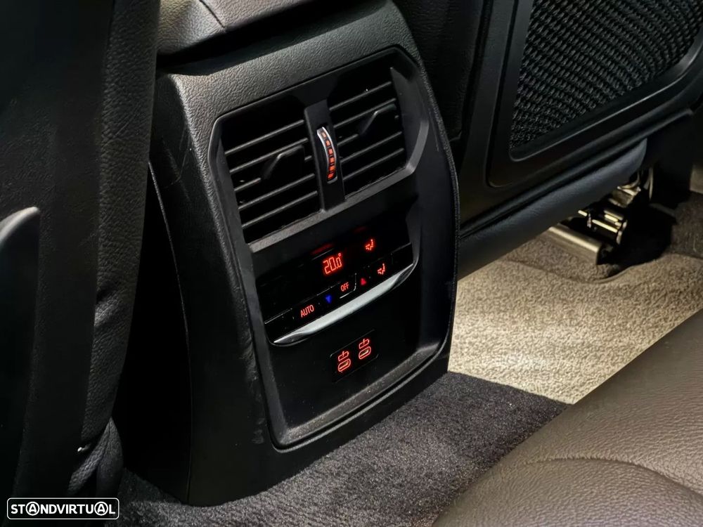 BMW 318 d Touring Auto - 35