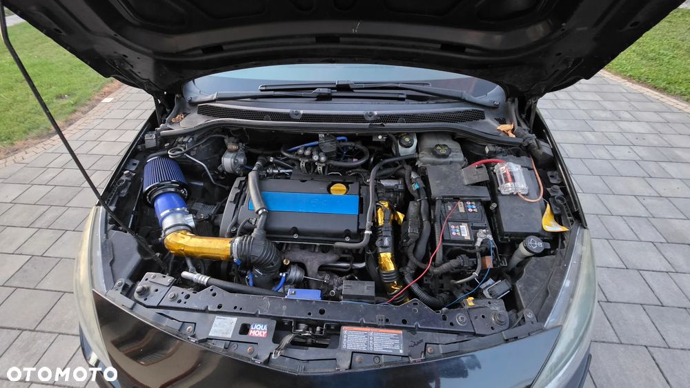 Opel Astra 1.6 Turbo - 21