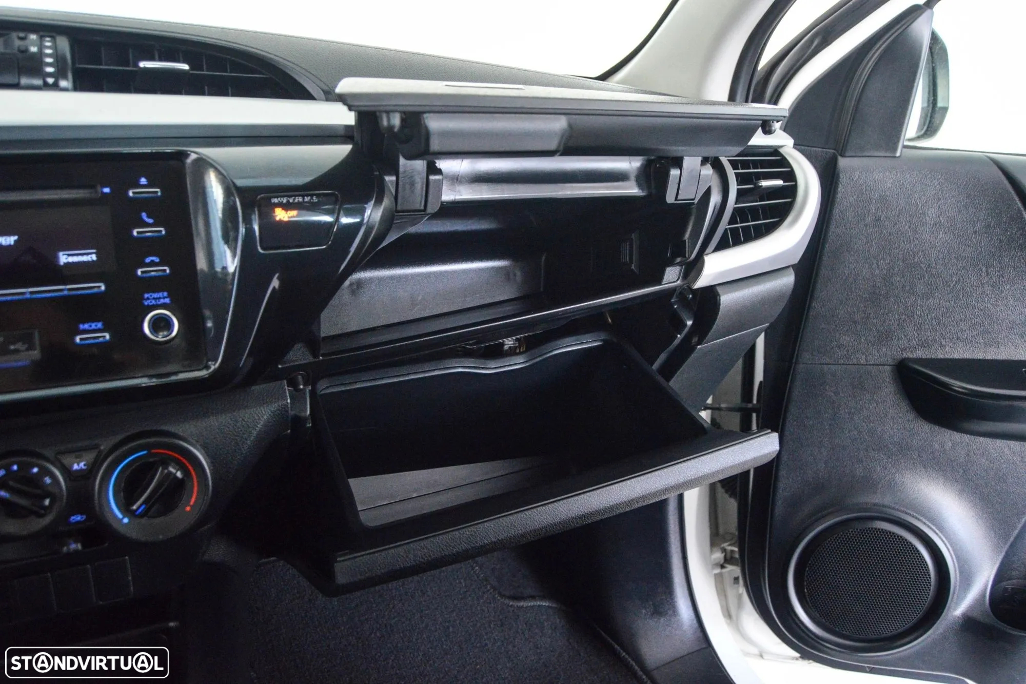 Toyota Hilux 2.4 D-4D 2WD CD CM - 47