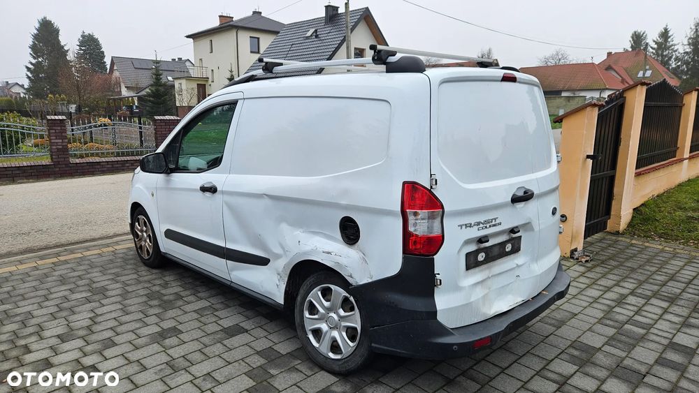 Ford Transit Courier - 4