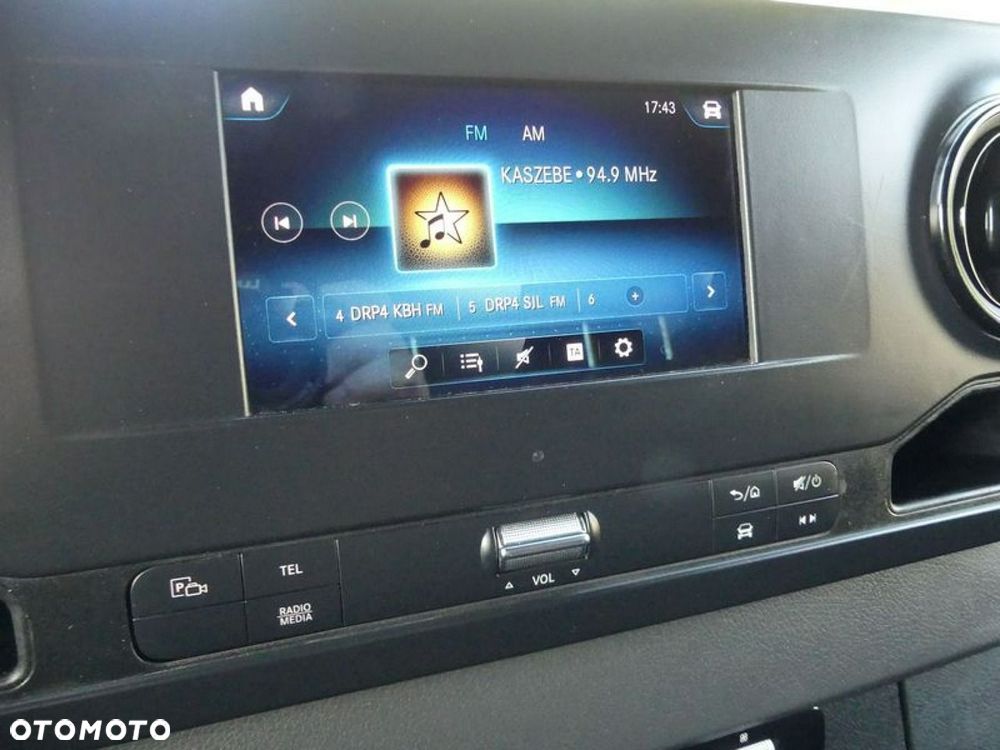 Mercedes-Benz Sprinter - 11