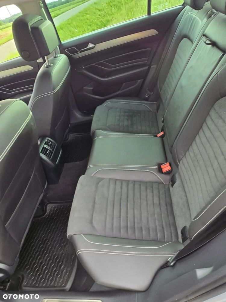 Volkswagen Passat 2.0 TDI EVO Elegance DSG - 12