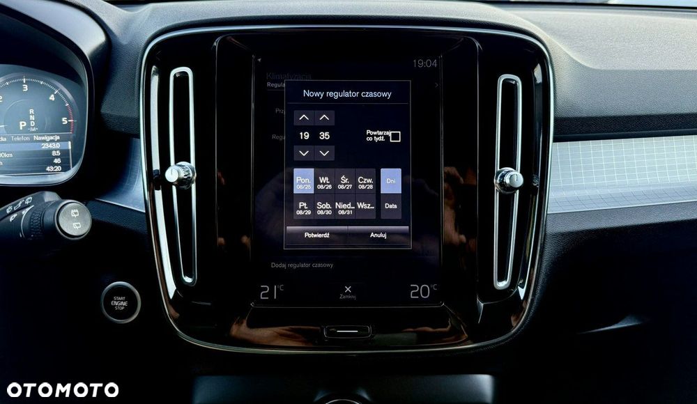 Volvo XC 40 D3 AWD Momentum Pro - 24