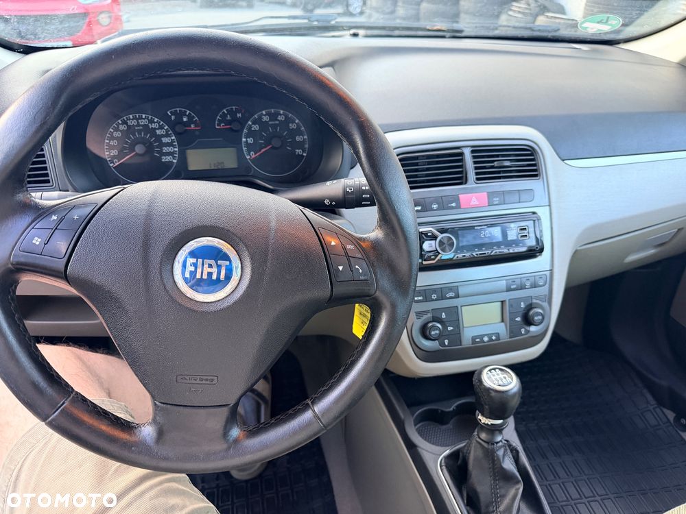 Fiat Punto 1.4 16V Dynamic - 13