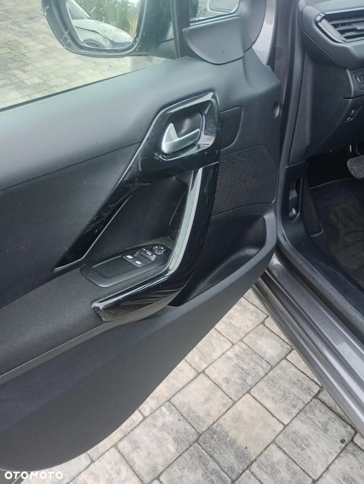 Peugeot 208 1.2 PureTech Active ETG5 - 29