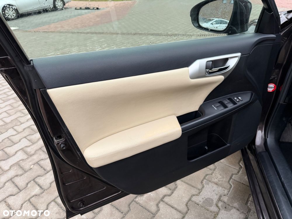 Lexus CT 200h Prestige - 25