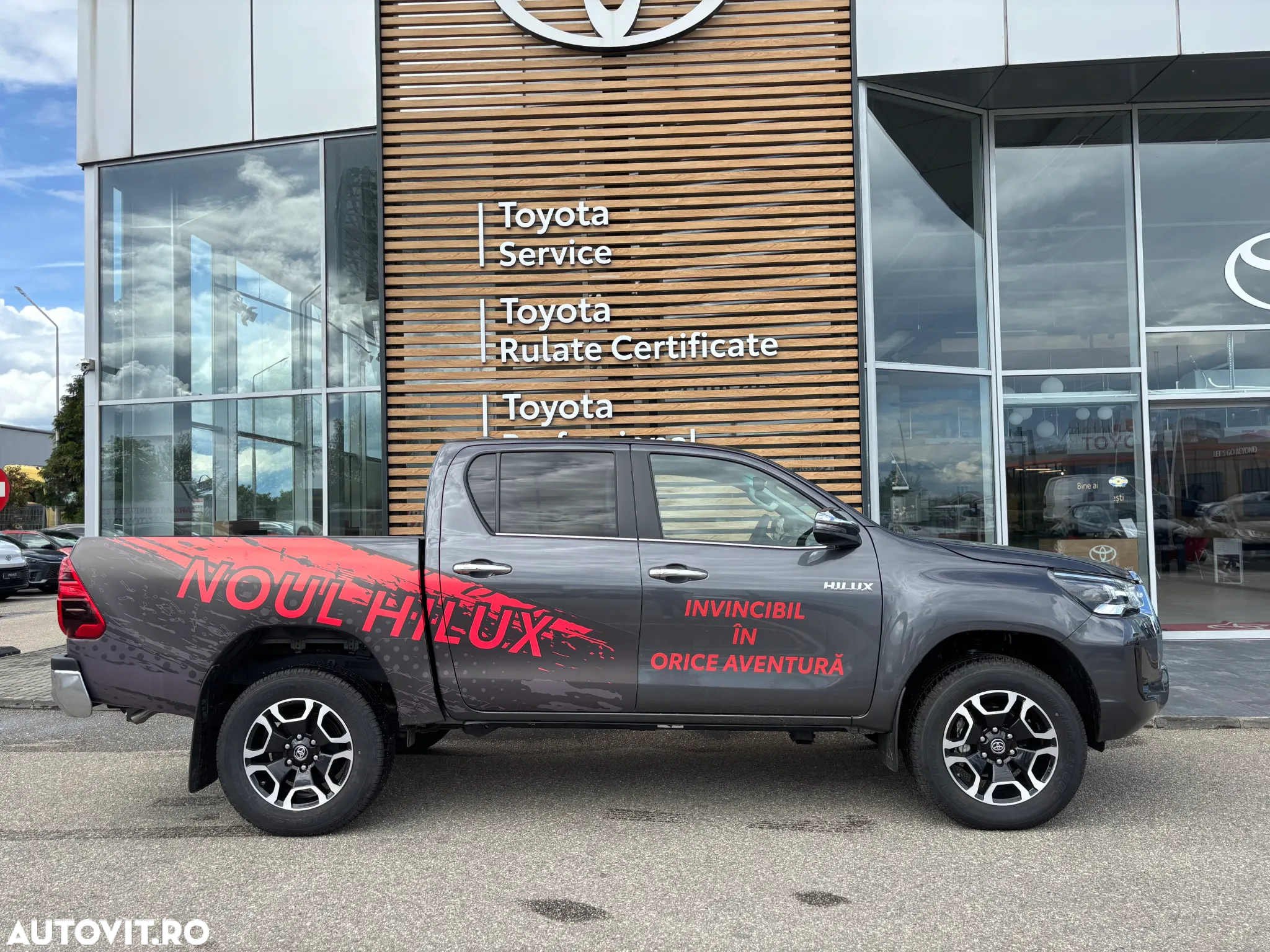 Toyota Hilux 2.8D 204CP 4x4 Double Cab AT MHEV Executive - 3