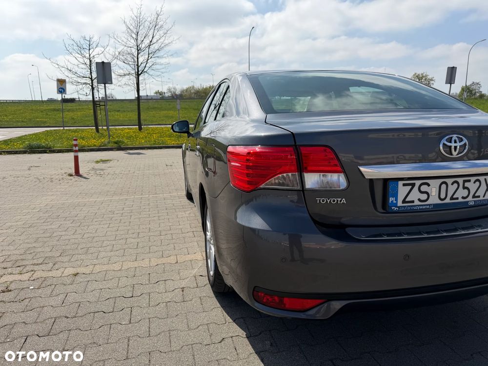 Toyota Avensis 1.8 Sol NAVI MS - 9