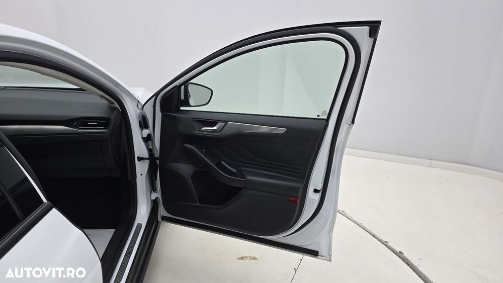 Ford Focus 1.0 EcoBoost Titanium - 18