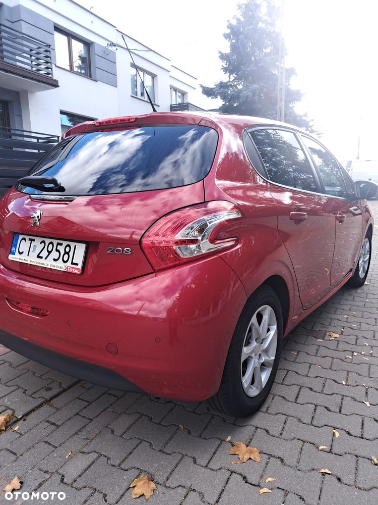 Peugeot 208 2014 photo 4