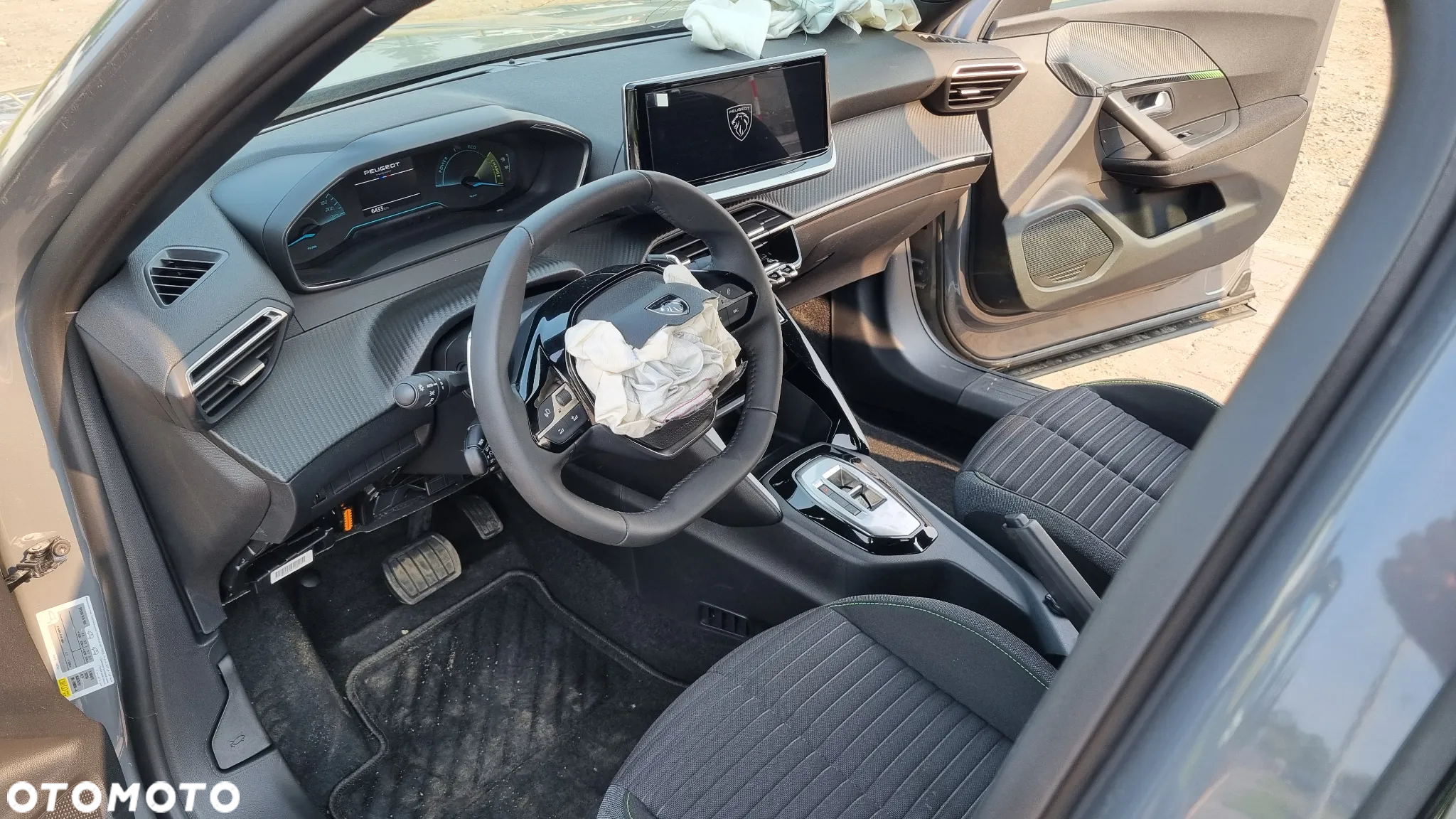 Peugeot 2008 PureTech mHEV Style e-DCS6 - 25