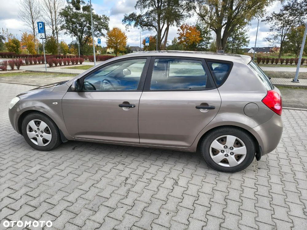 Kia Ceed 1.6 Comfort + - 2