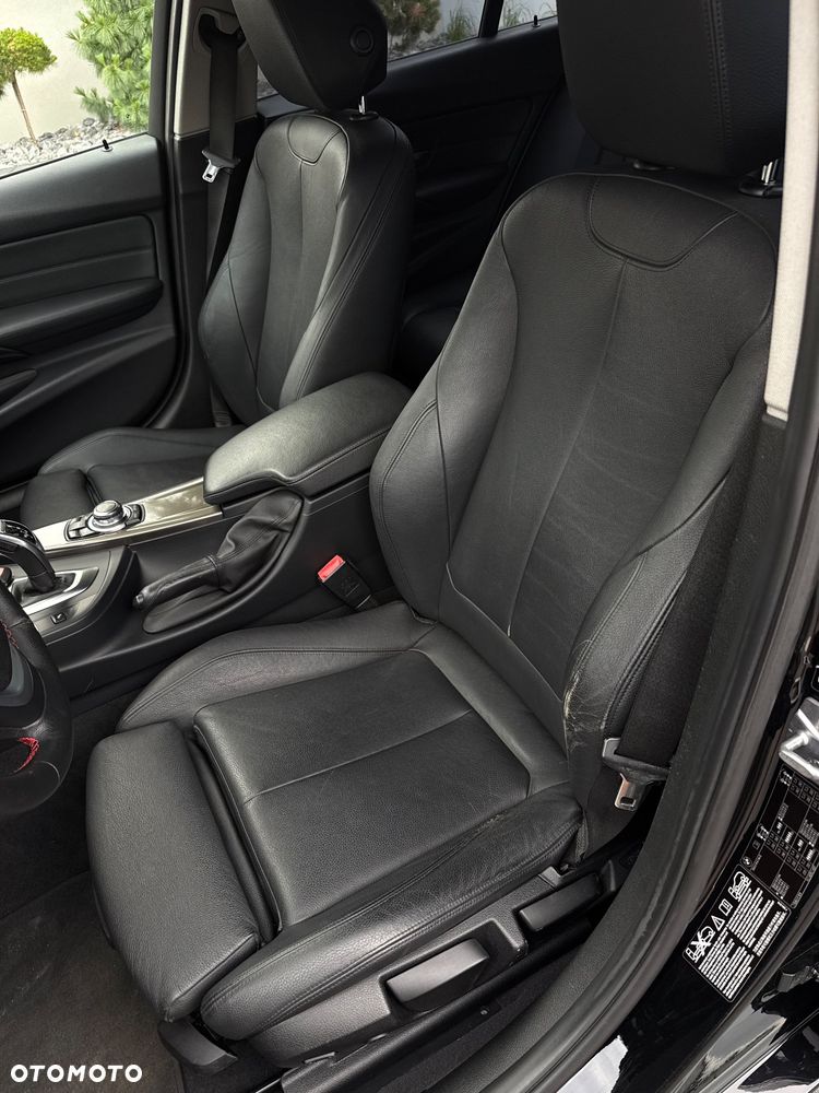 BMW Seria 3 320d Sport Line - 15