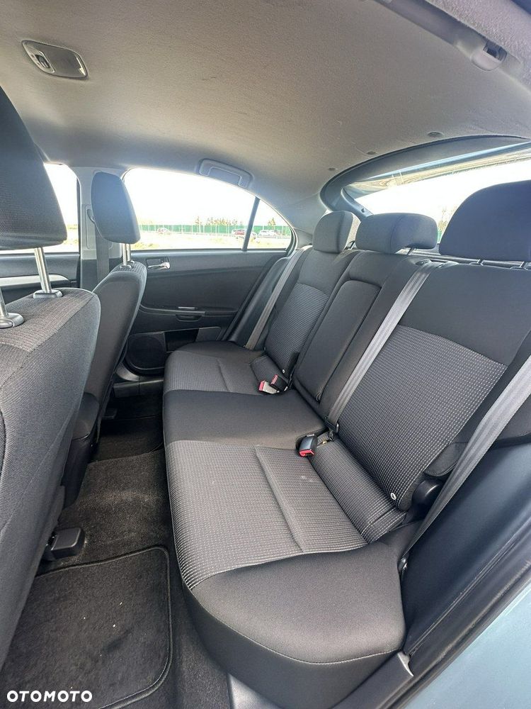 Mitsubishi Lancer - 18