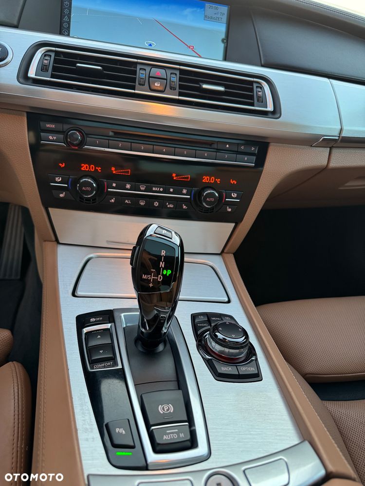 BMW Seria 7 740d - 15