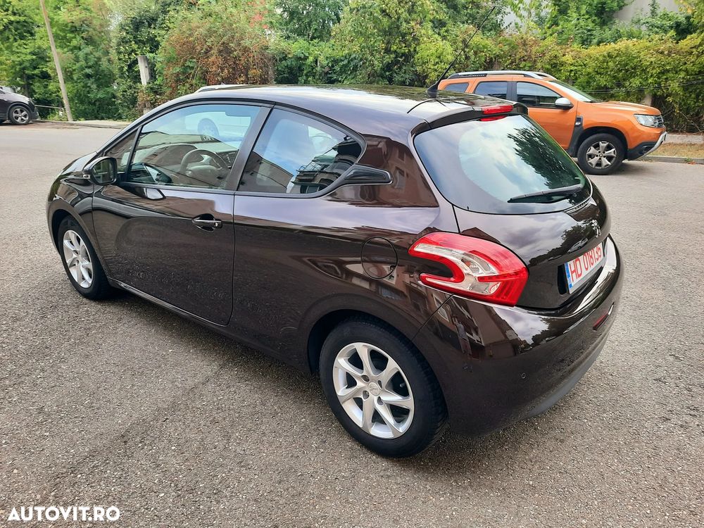 Peugeot 208 PureTech 82 Start & Stop Tech Edition - 4