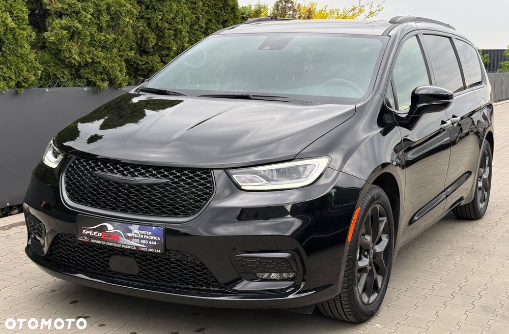 Chrysler Pacifica - 2