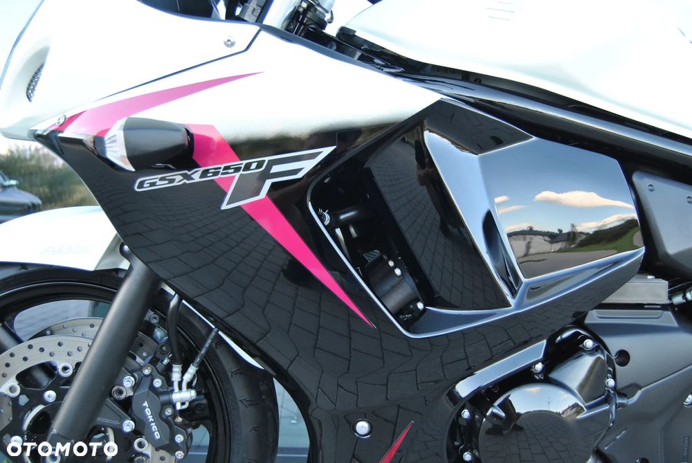 Suzuki GSX - 12