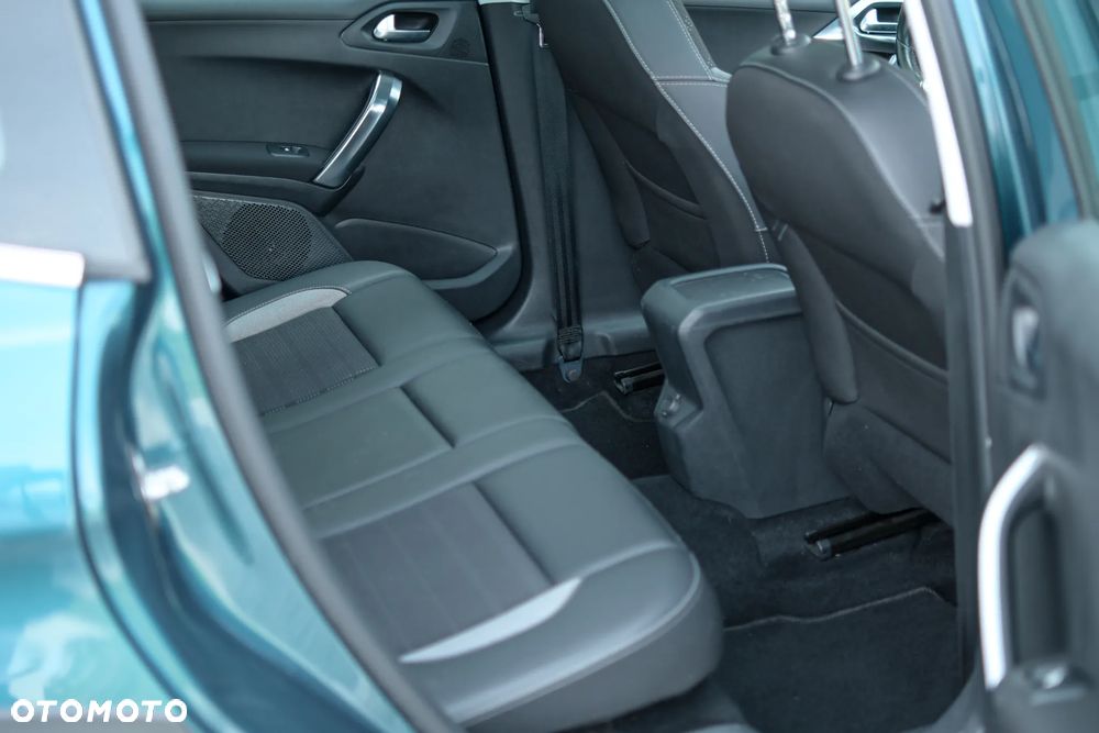 Peugeot 2008 - 12