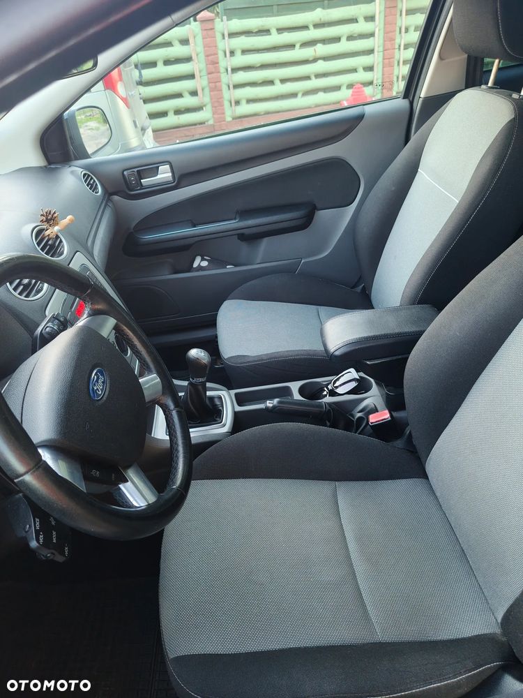 Ford Focus 1.6 Titanium - 8