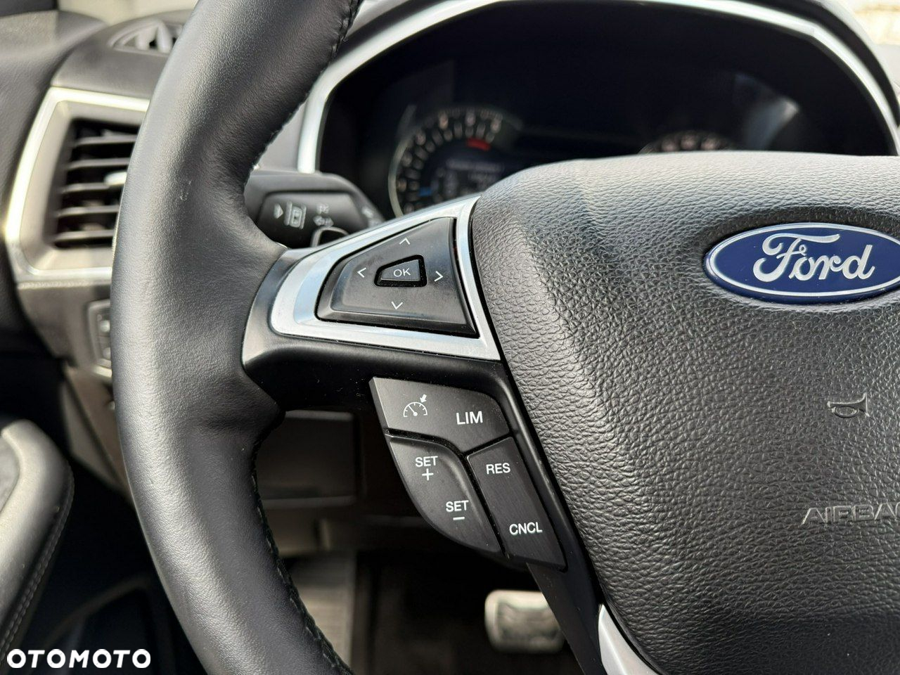 Ford Edge 2.0 TDCi Bi-Turbo 4x4 ST-LINE - 23