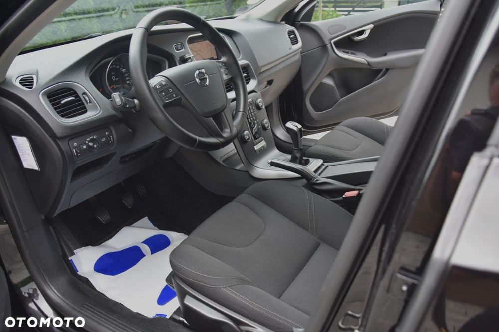 Volvo V40 D2 Drive-E Momentum - 17