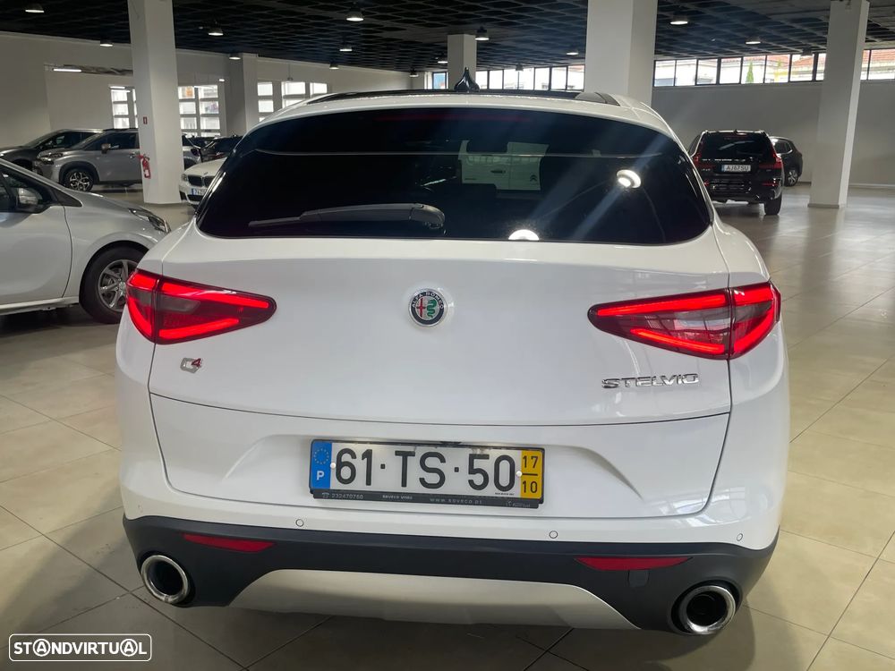 Alfa Romeo Stelvio - 4