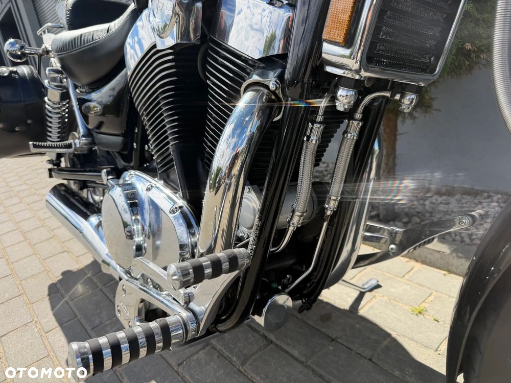 Suzuki Intruder - 23