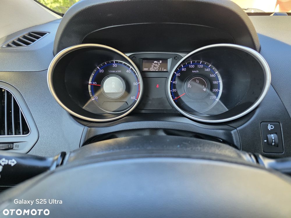 Hyundai ix35 1.7 CRDi 2WD Fifa World Cup Edition - 25
