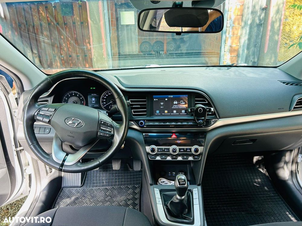 Hyundai Elantra 1.6 MPi Comfort - 3