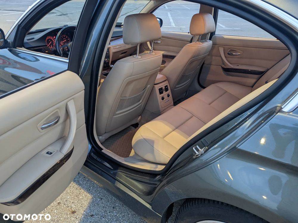 BMW Seria 3 325i - 12