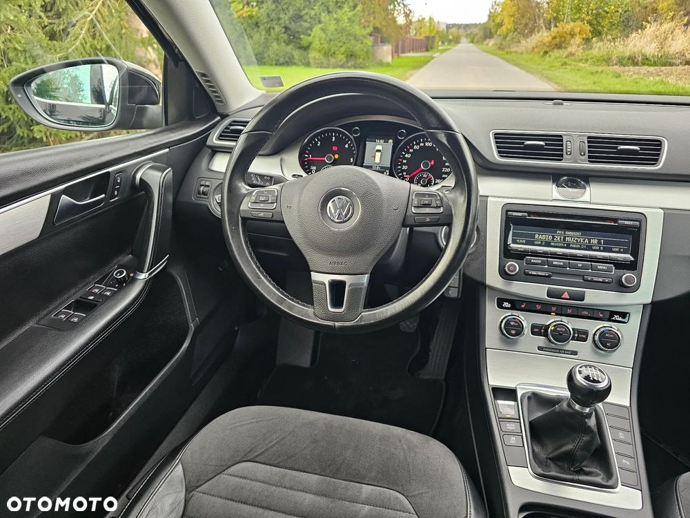 Volkswagen Passat 2.0 TDI Highline - 11