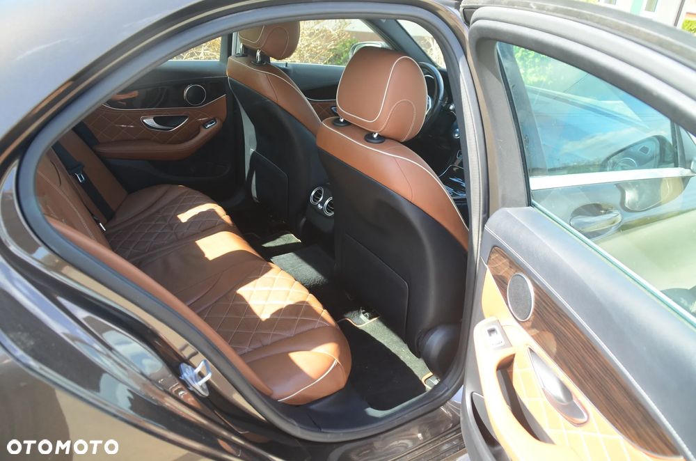 Mercedes-Benz Klasa C 200 4Matic 7G-TRONIC AMG Line - 11