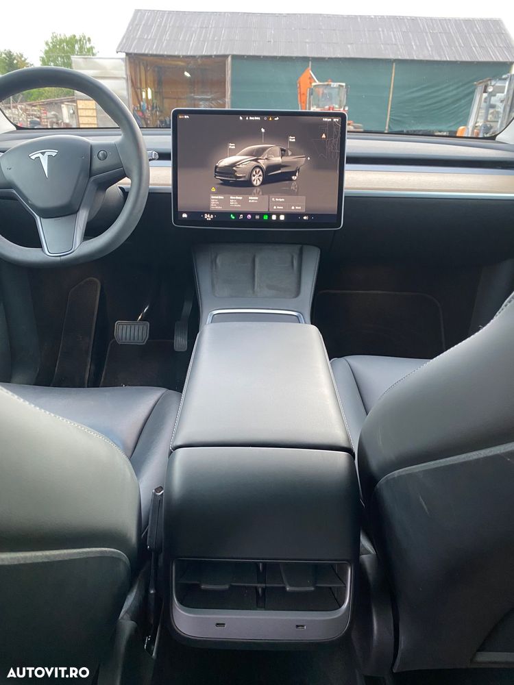 Tesla Model Y RWD - 16
