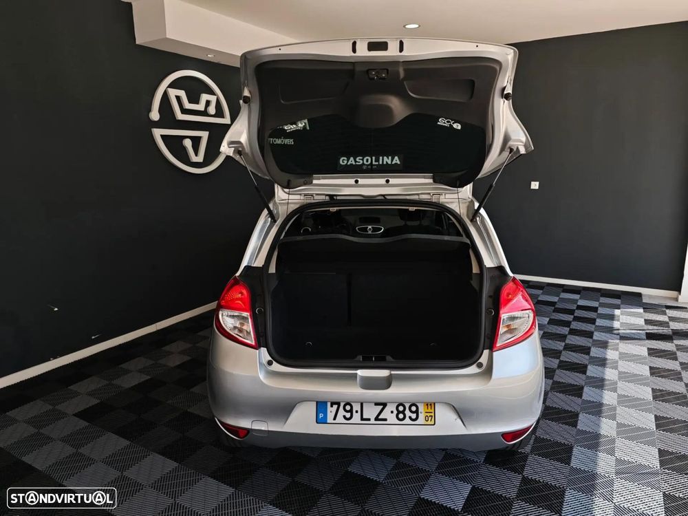 Renault Clio - 50