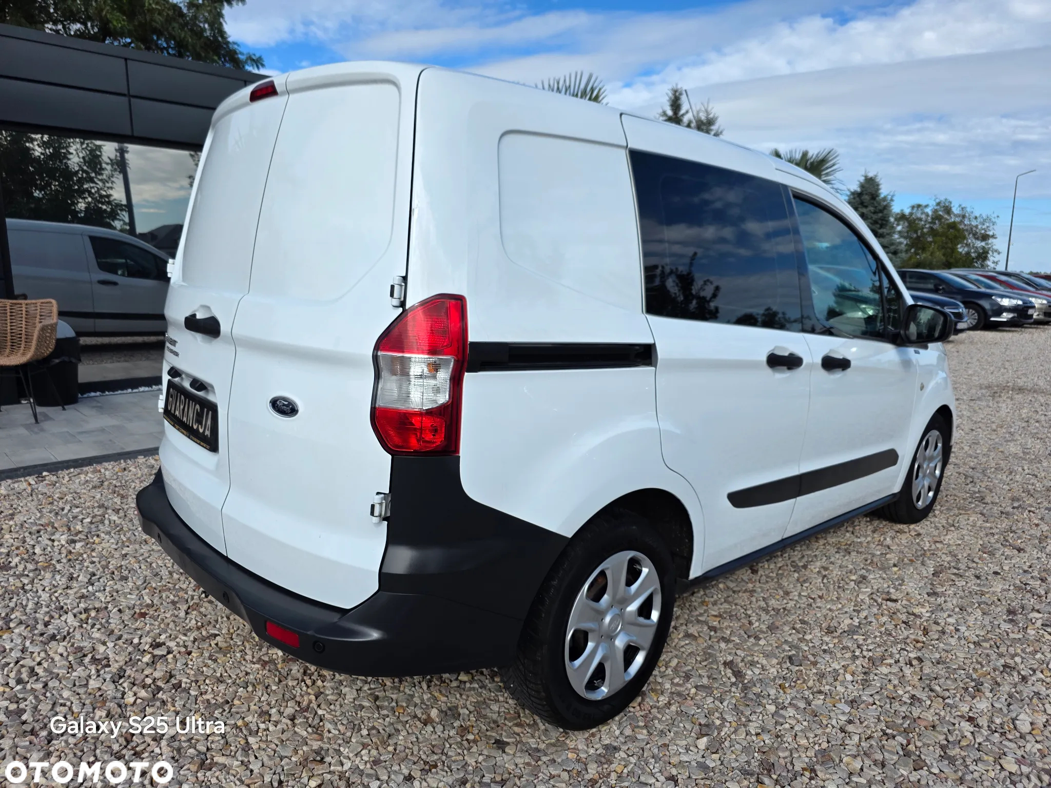 Ford Transit Courier - 10