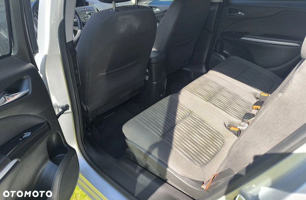 Opel Zafira - 12
