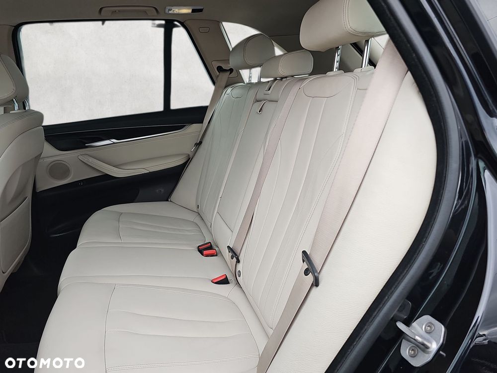 BMW X5 xDrive25d - 23
