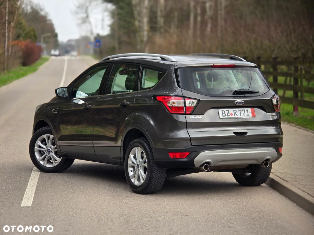 Ford Kuga 1.5 EcoBoost 2x4 Titanium - 3