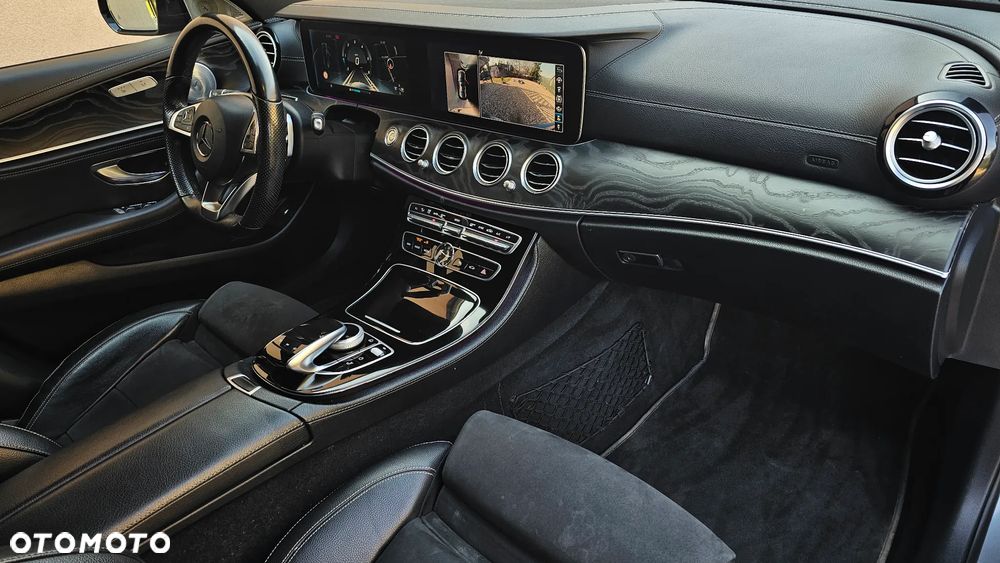 Mercedes-Benz Klasa E 220 d 4Matic 9G-TRONIC AMG Line - 33