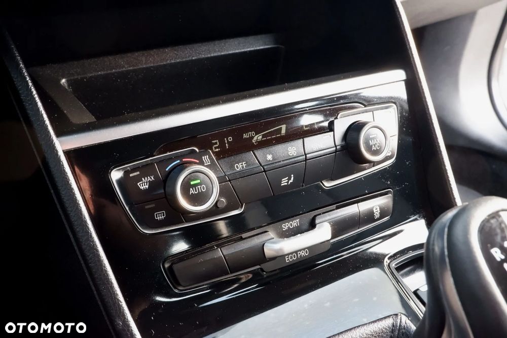 BMW Seria 2 216d Advantage - 21