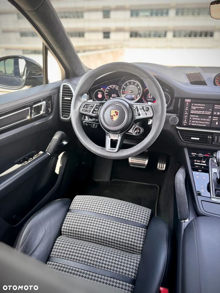 Porsche Cayenne - 11