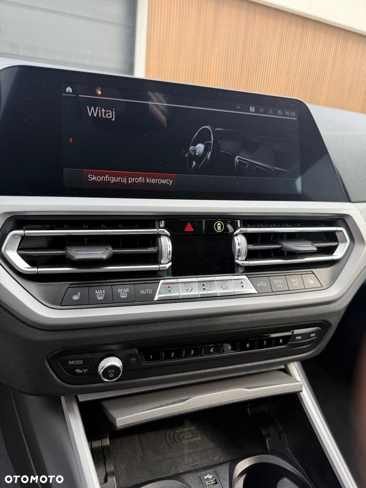 BMW Seria 3 318d - 24